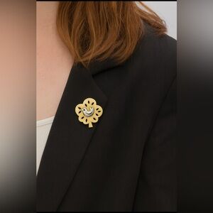 Vintage AVON 1979 Partridge Pear Tree Lapel Pin, Tie Tack, Gold Silver Tone 🐦‍⬛🌳